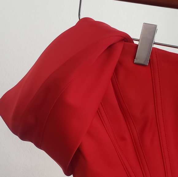 HOUSE OF CB Loretta off-shoulder satin midi dress L+ - Picture 13 of 17